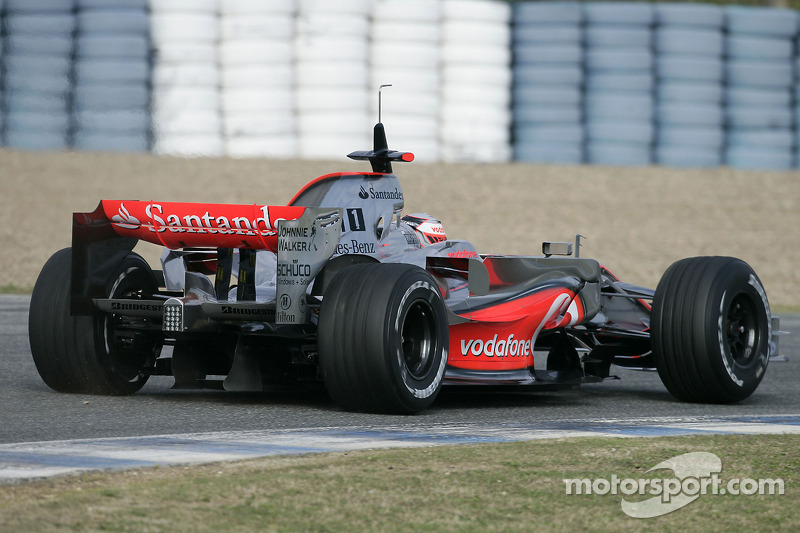 Heikki Kovalainen test ediyoryeni McLaren Mercedes MP4-23