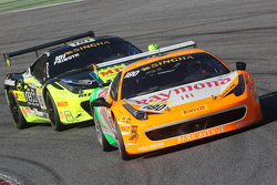 #180 Kessel Racing Ferrari 458 Italia: Gautam Singhania, vor #181 Ineco MP - Racing Ferrari 458: Eri