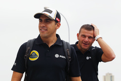 Pastor Maldonado, Lotus F1 Team, mit seinem Trainer Fabrizio Maganzi, Lotus F1 Team