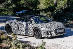 Audi R8 Spyder spyshot