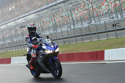 Jorge Lorenzo, Yamaha Factory Racing con le Yamaha YZF-R3