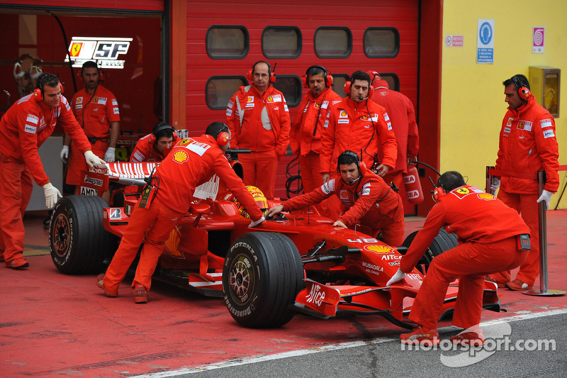 Valentino Rossi prueba el Ferrari F2008