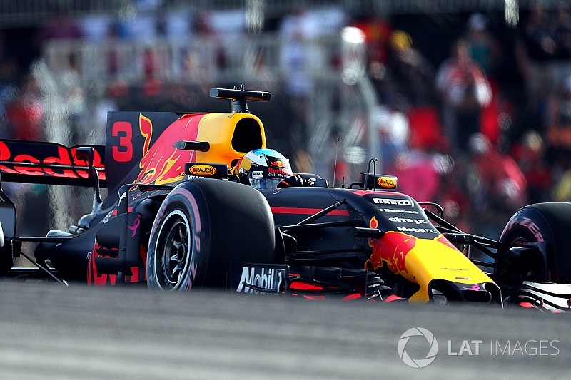 Ricciardo: Não sabia da atualização no motor de Verstappen