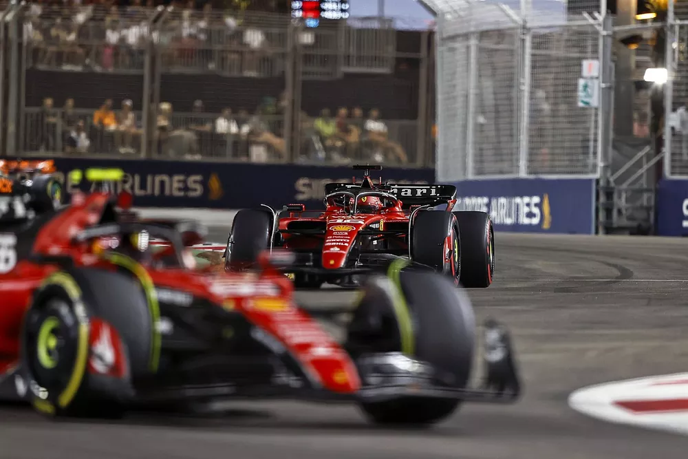 Carlos Sainz, Ferrari SF-23, Charles Leclerc, Ferrari SF-23