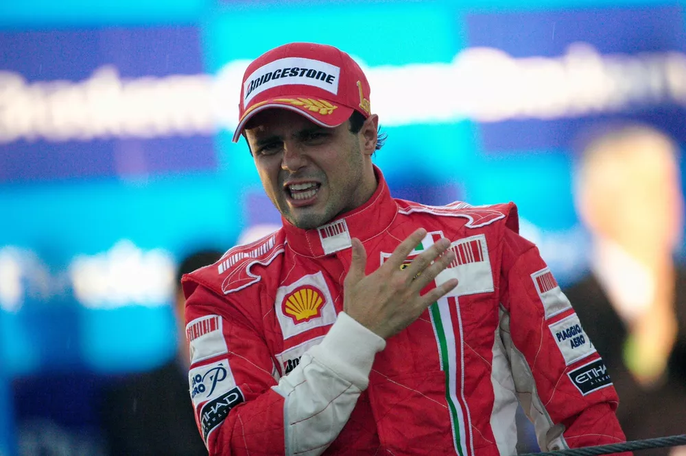 Felipe Massa c&eacute;l&egrave;bre sa victoire avec &eacute;motion
