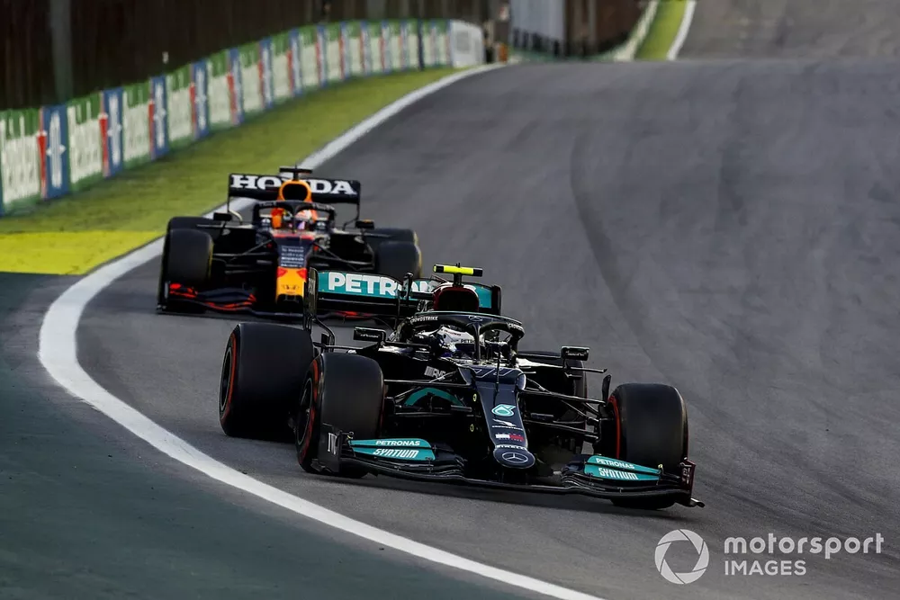 Valtteri Bottas, Mercedes W12, Max Verstappen, Red Bull Racing RB16B