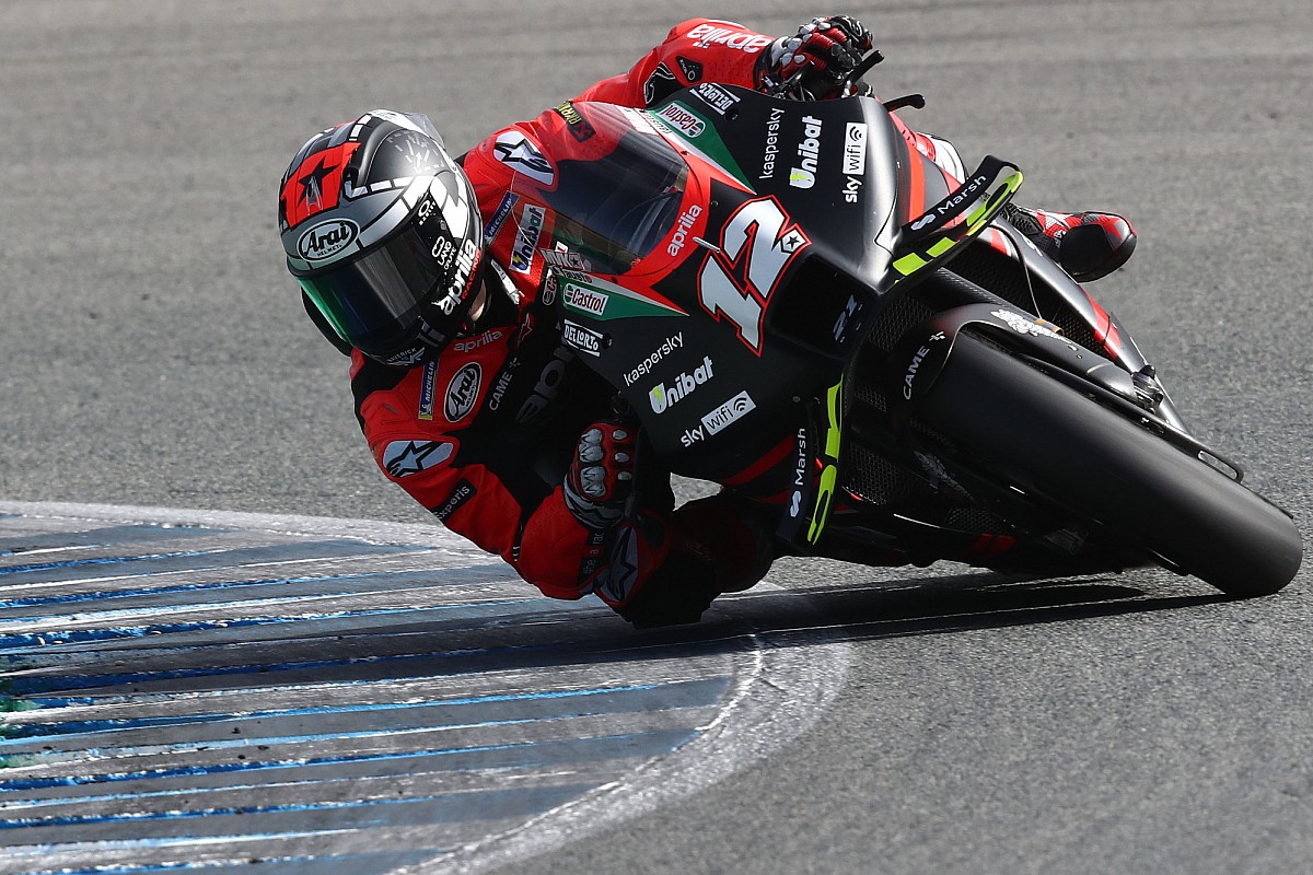 Vinales needs much more before Aprilia feels like his