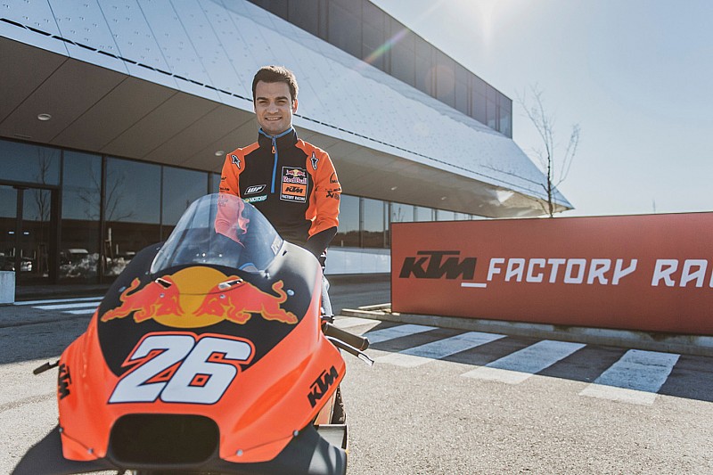 Pol Espargaró: “Pedrosa nos ayuda mucho a pesar de no poder pilotar”