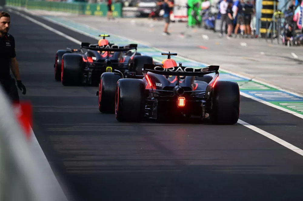 Sergio P&eacute;rez, Max Verstapppen, Red Bull Racing RB20