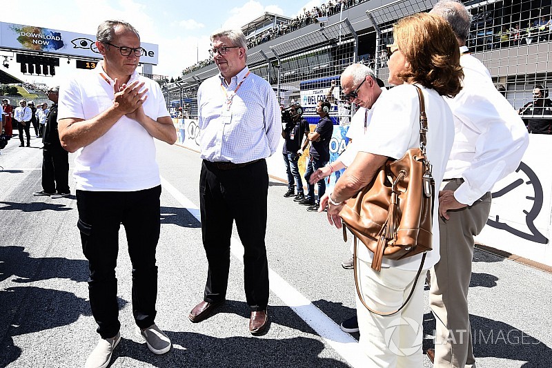 En una visita a MotoGP, Brawn dice: