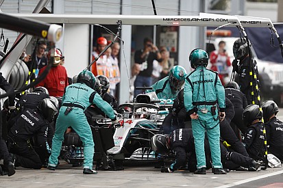 Mercedes nega blefe em pit stop em Monza