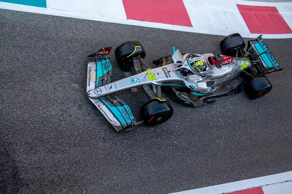 Lewis Hamilton, Mercedes W13 