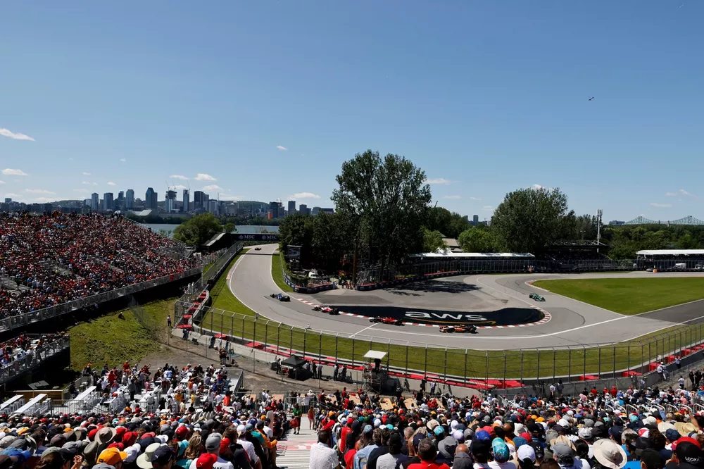 Alex Albon, Williams FW44, leads Valtteri Bottas, Alfa Romeo C42, Charles Leclerc, Ferrari F1-75, and Lando Norris, McLaren MCL36