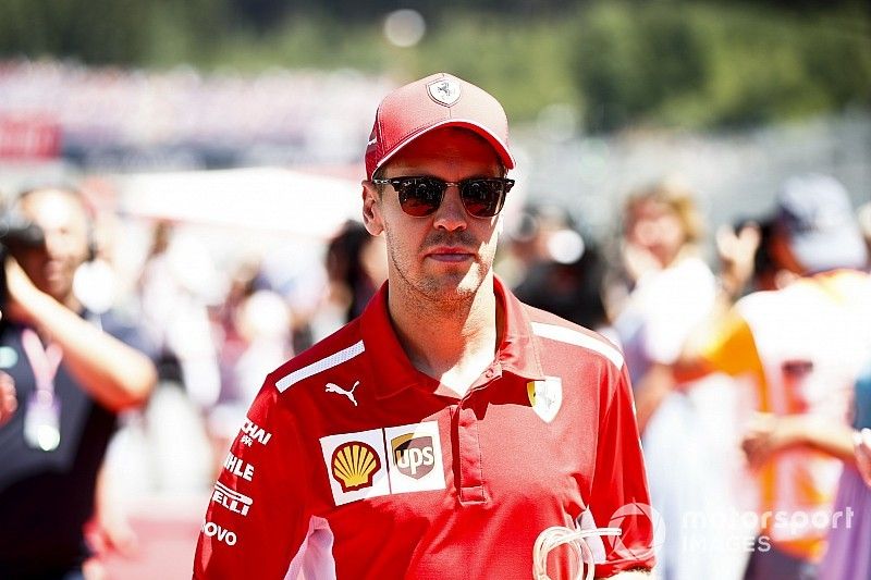 Sebastian Vettel, Ferrari, lors de la parade des pilotes