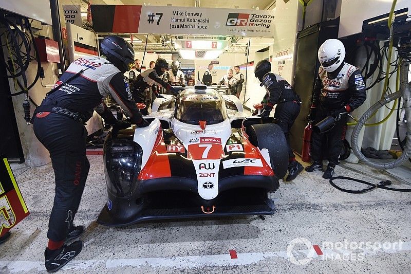 #7 Toyota Gazoo Racing Toyota TS050: Mike Conway, Kamui Kobayashi, Jose Maria Lopez with front damage after crash