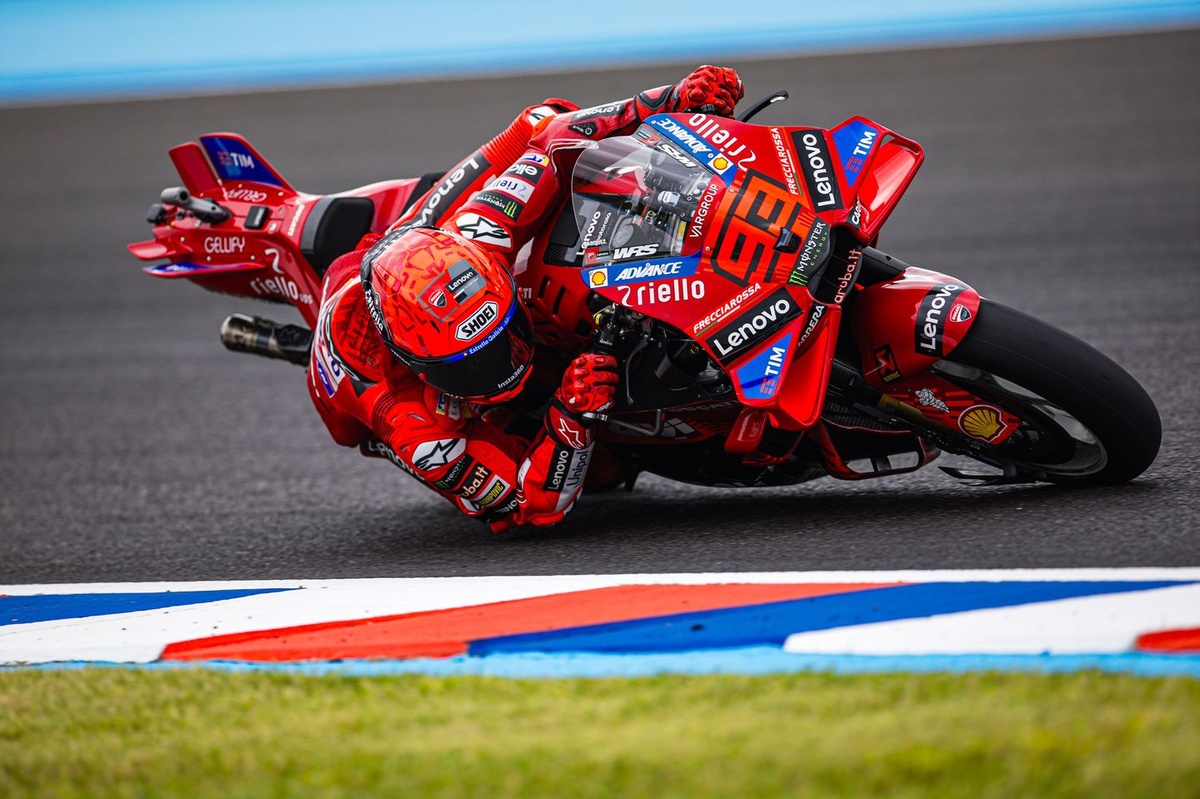 MotoGP 総集編 1983〜2020年 全38本セット ／ ロッシ　マルケス MotoGP 総集編 1983〜2020年 全38本セット ／ ロッシ マルケス