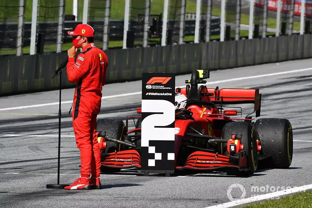 Charles Leclerc, Ferrari, habla con los medios despu&eacute;s de la carrera