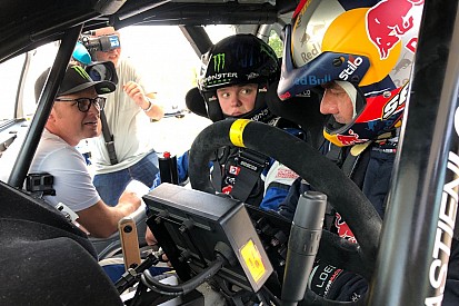 Sebastien Loeb gibt Sohn von Petter Solberg "Fahrunterricht"