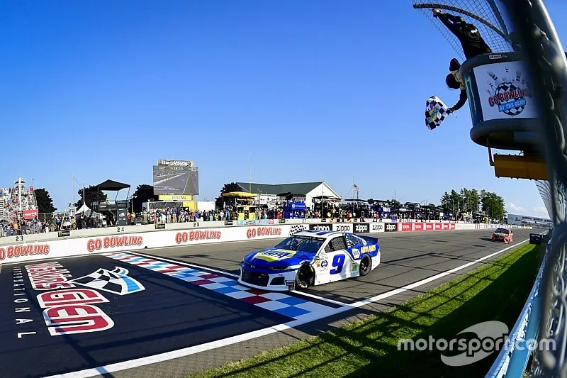 Race Winner Chase Elliott, Hendrick Motorsports, Chevrolet Camaro