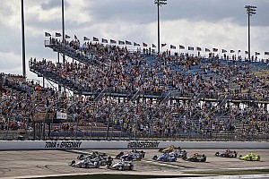 What makes Iowa Speedway so challenging for IndyCars