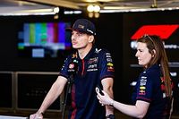 Verstappen: "Espero que Checo haga un buen trabajo en Bakú"