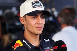 Red Bull F1 comienza con Lindblad la 'Operación Verstappen 2.0'