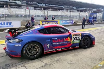 Classificação impressionante, queda na largada e problema nos freios: as primeiras horas de Verstappen no Nurburgring