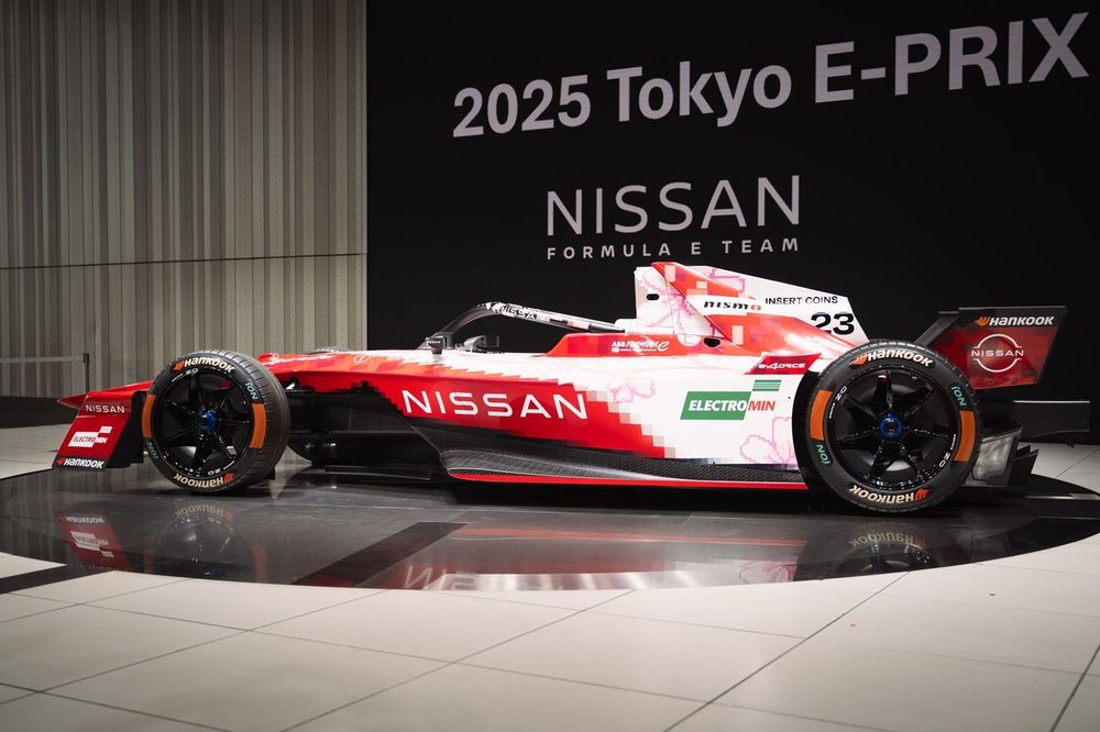 Nissan Formula E Team Nissan e-4ORCE 05 with special livery for Tokyo E-Prix