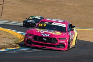 NASCAR Brasil: Barrichello se envolve em acidente com Camilo, vence em Mogi e garante título do Campeonato Brasileiro