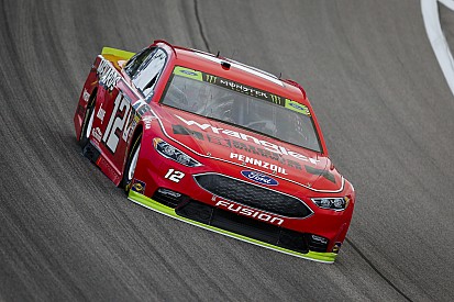 Blaney leads opening Kansas practice, Larson wrecks