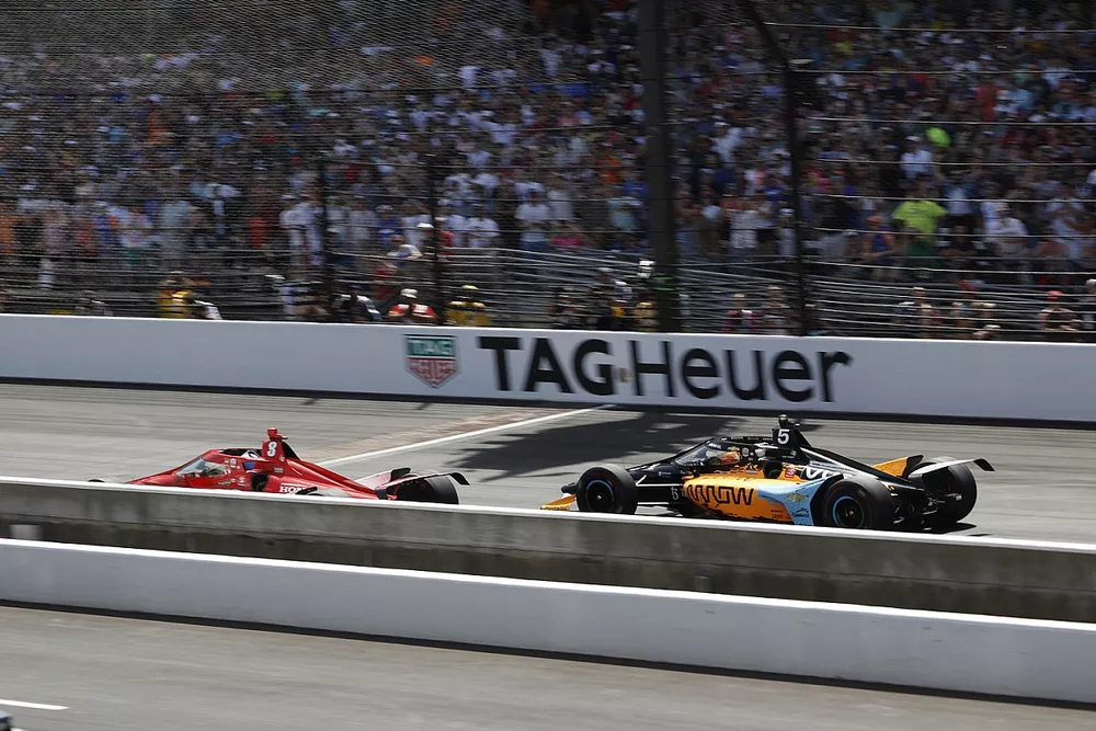 Marcus Ericsson, Chip Ganassi Racing Honda, Patricio O'Ward, Arrow McLaren SP Chevrolet, última vuelta