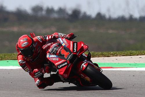 Bagnaia culmina su candidatura al t&iacute;tulo en el test de Portimao 2023