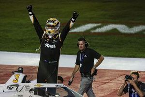 McLaughlin está "muy orgulloso" por su primera victoria en un óvalo