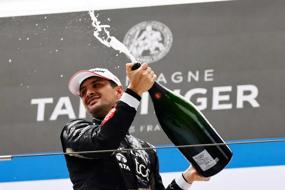 Mitch Evans, Jaguar Racing , 1st position, sprays champagne in celebration 