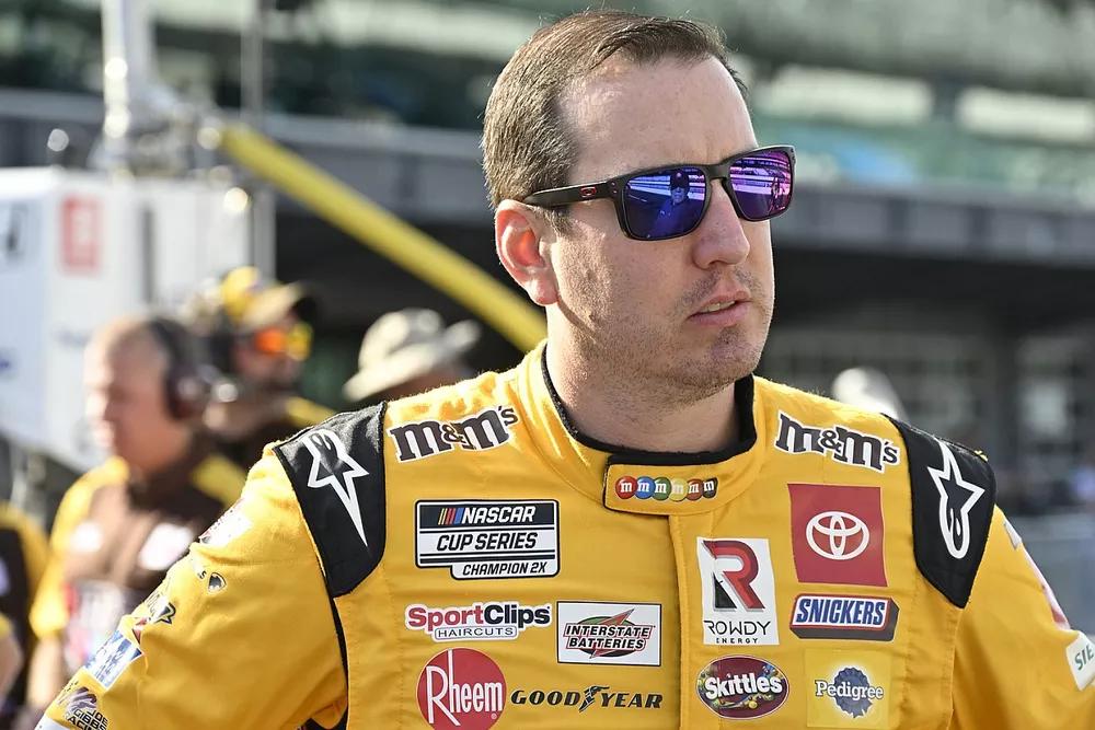 Kyle Busch, Joe Gibbs Racing, M&M's Peanut Butter Toyota Camry