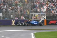 V&iacute;deos: accidentes de Sainz y Doohan en la primera vuelta de Australia