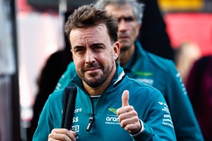 ★貴重★アロンソ400戦記念オフィシャル・ピンズ　ALONSO 400 PINS file.jpg