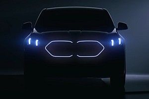 Ecco la nuova BMW X2 con le griglie illuminate