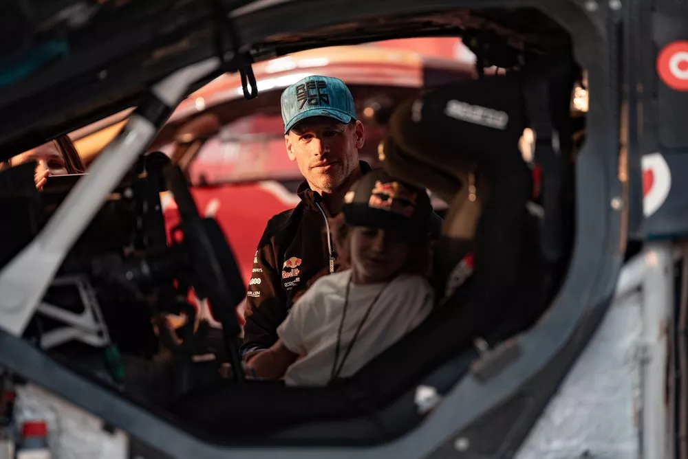 #200 Nasser Racing Prodrive Hunter : Mathieu Baumel