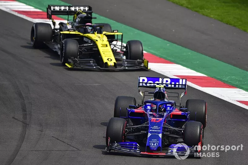 Pierre Gasly, Toro Rosso STR14, Daniel Ricciardo, Renault R.S.19