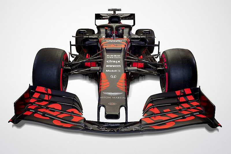 Fotogallery: ecco le prime foto della Red Bull RB15 di Verstappen e Gasly