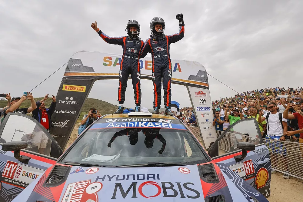 Winners Ott T&auml;nak, Martin J&auml;rveoja, Hyundai World Rally Team Hyundai i20 N Rally1