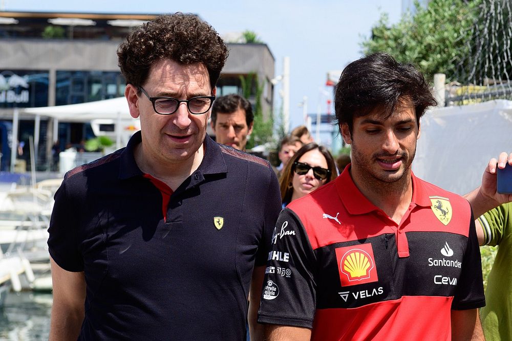 Mattia Binotto, Carlos Sainz, Ferrari