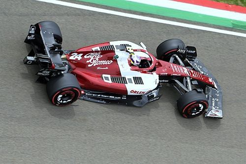 Zhou given F1 pitlane start penalty at Imola after sprint crash