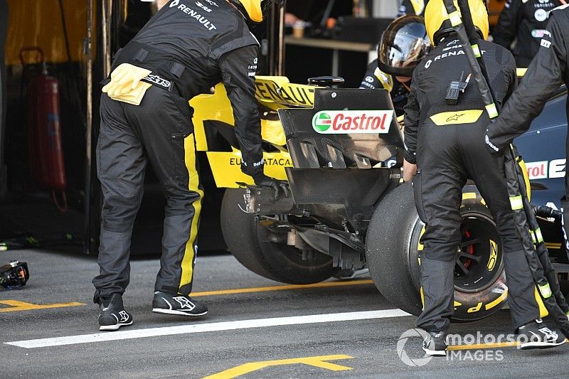 Daniel Ricciardo, Renault R.S.19, abandona la carrera