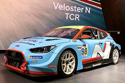 A Detroit tolti i veli alla nuova Hyundai Veloster N TCR