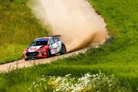 Paddon liderem na półmetku