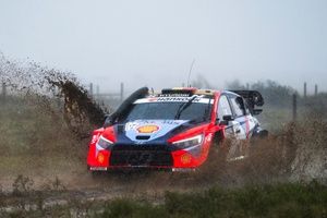 Neuville sigue preocupado con los neumáticos del WRC