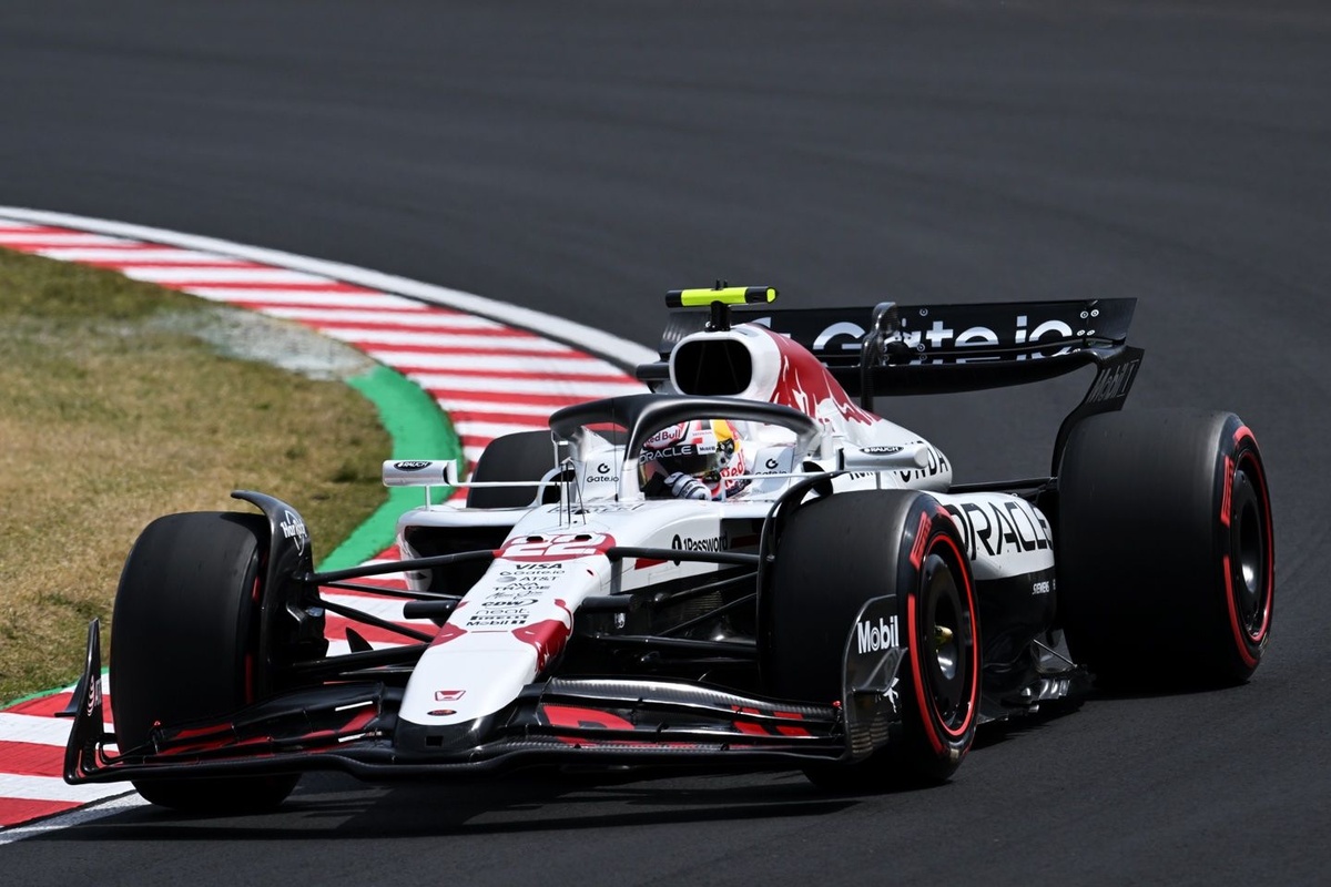 F1 日本GP 2025 レッドブル ドライバーシール フェルスタッペン 角田
