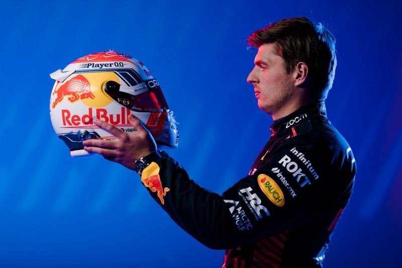 Verstappen genau wie die Fans: Echten RB19 noch nicht gesehen!